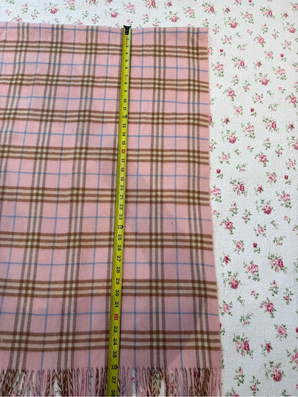 BURBERRY LONDON CHECK REVERSIBLE CASHMERE SCARF / WRAP.